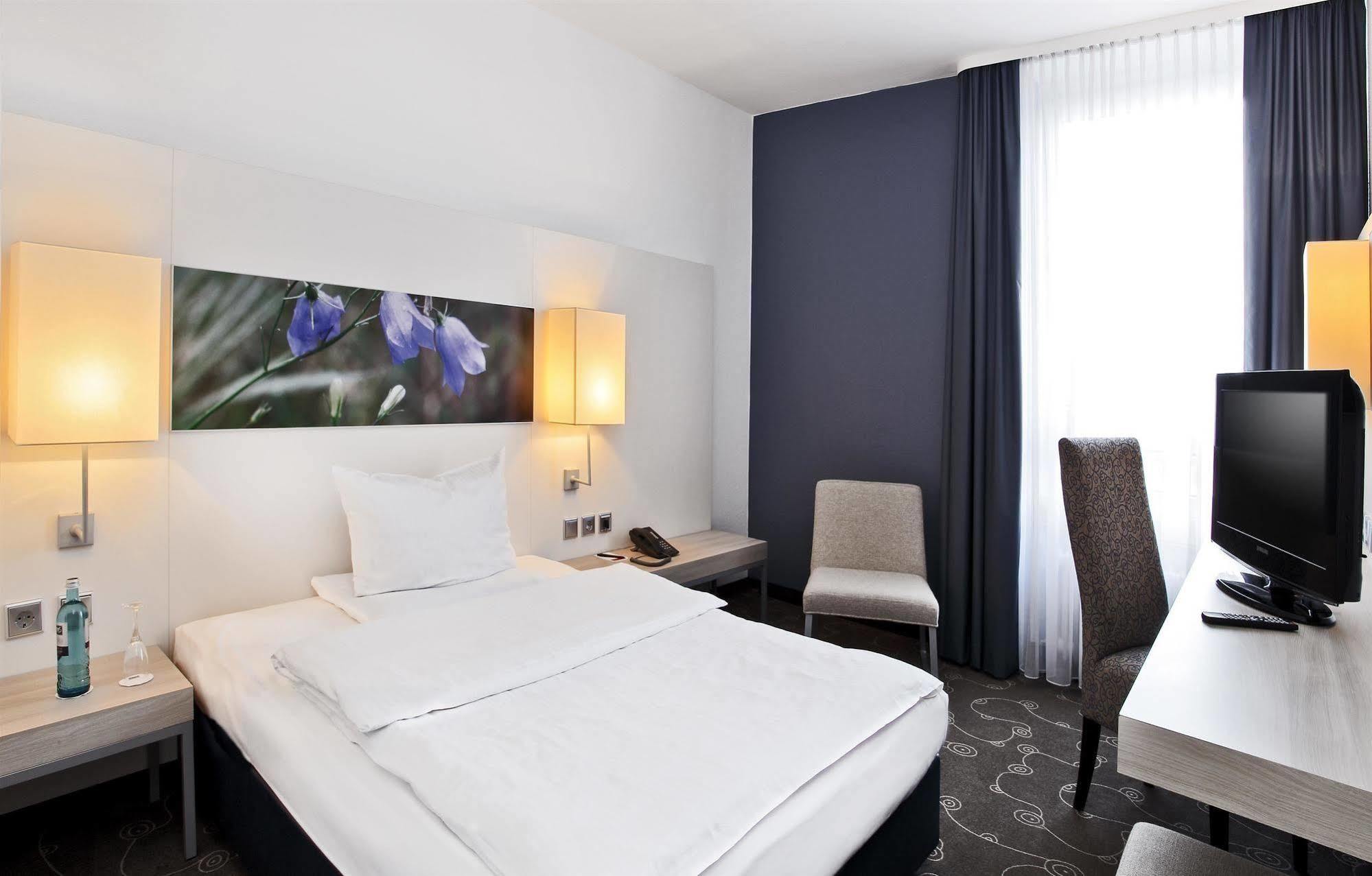 H+ Hotel Зіген Екстер'єр фото