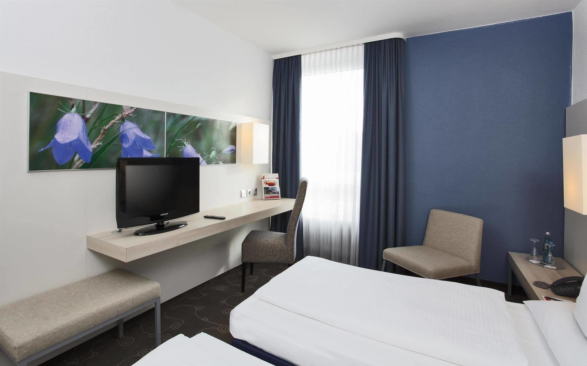 H+ Hotel Зіген Екстер'єр фото