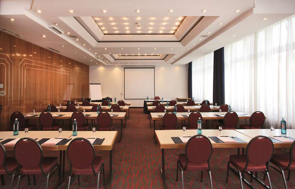 H+ Hotel Зіген Зручності фото